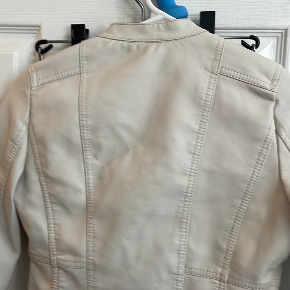 Girls fAux leather jacket, super cute, by JouJou. Size XL (18). Bundle & Save! - Picture 6 of 7